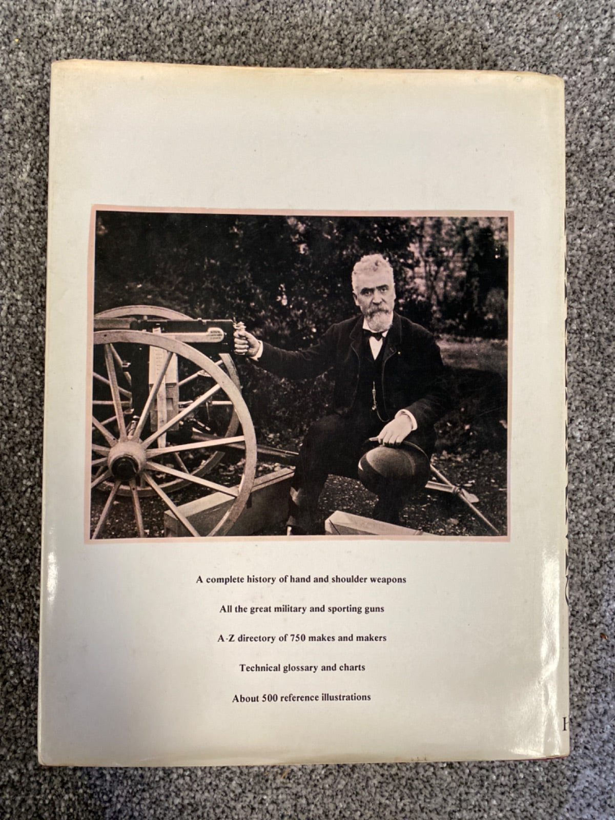 The Illustrated Encyclopedia of Firearms - Ian V. Hogg