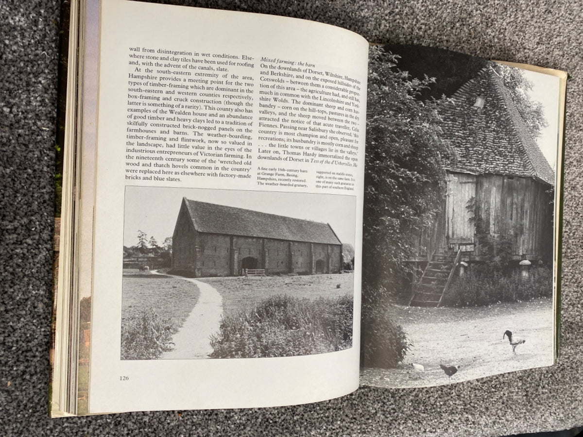The National Trust book of the farm - Gillian Darley