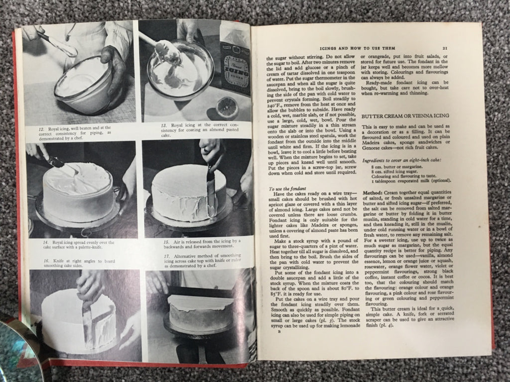 Cake Decorating and Sugarcraft - Evelyn Wallace
