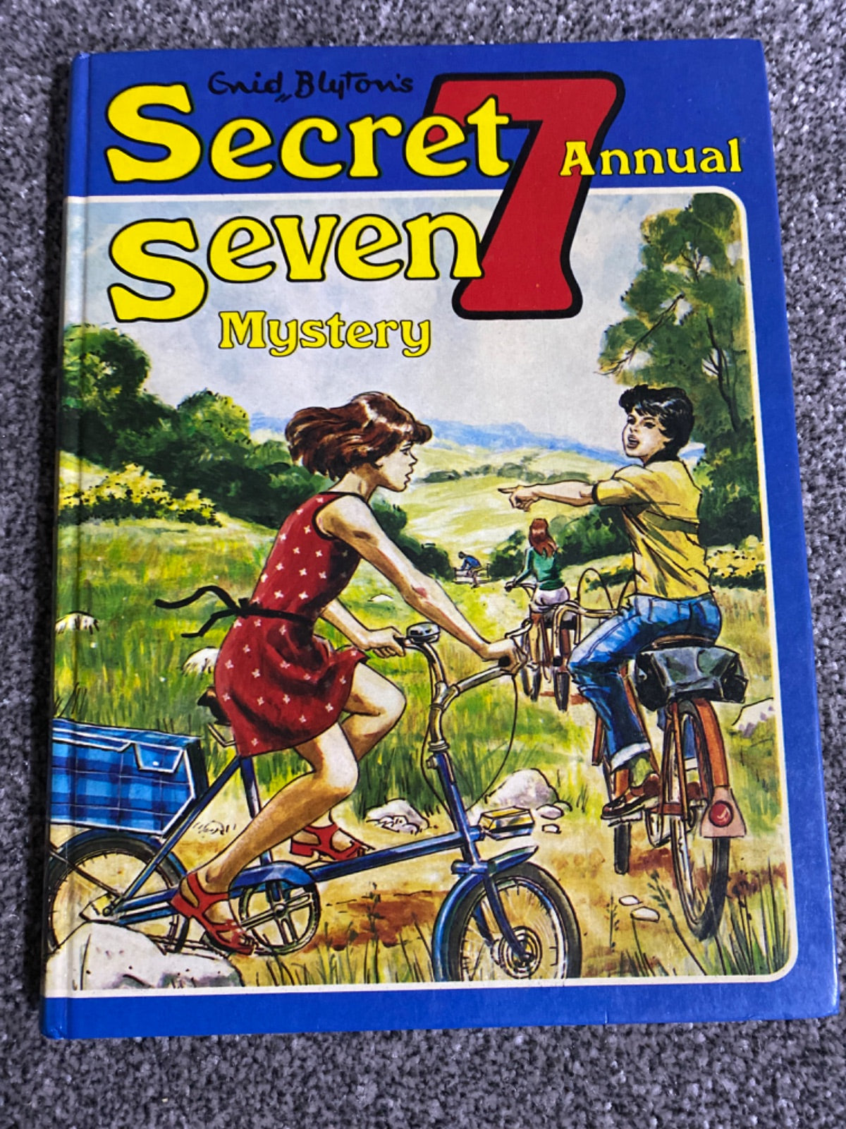 Secret Seven Mystery Annual - Enid Blyton