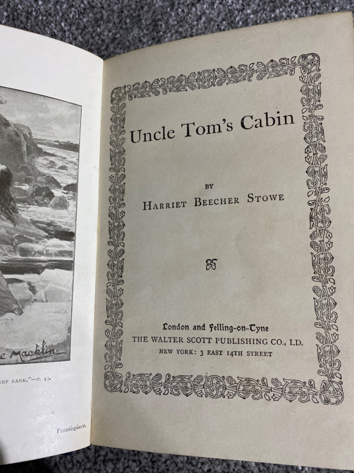 Uncle Tom's Cabin - Harriet Beecher Stowe
