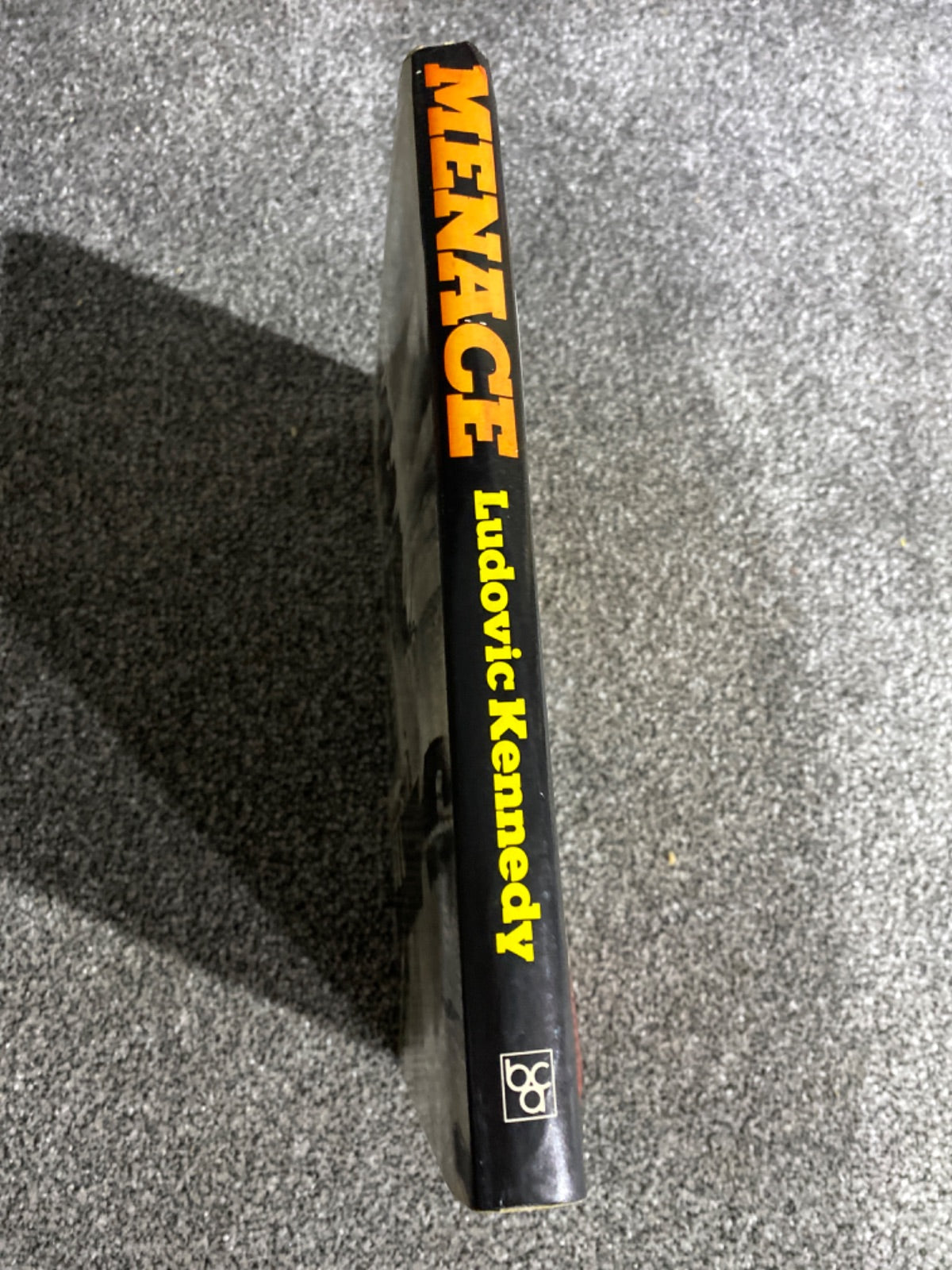 Menace - Ludovic Kennedy