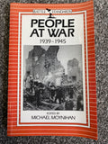 People at War, 1939-1945 (Battle Standards) - Michael Moynihan