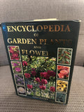 Encyclopedia of Garden Plants & Flowers - Lance Hattatt