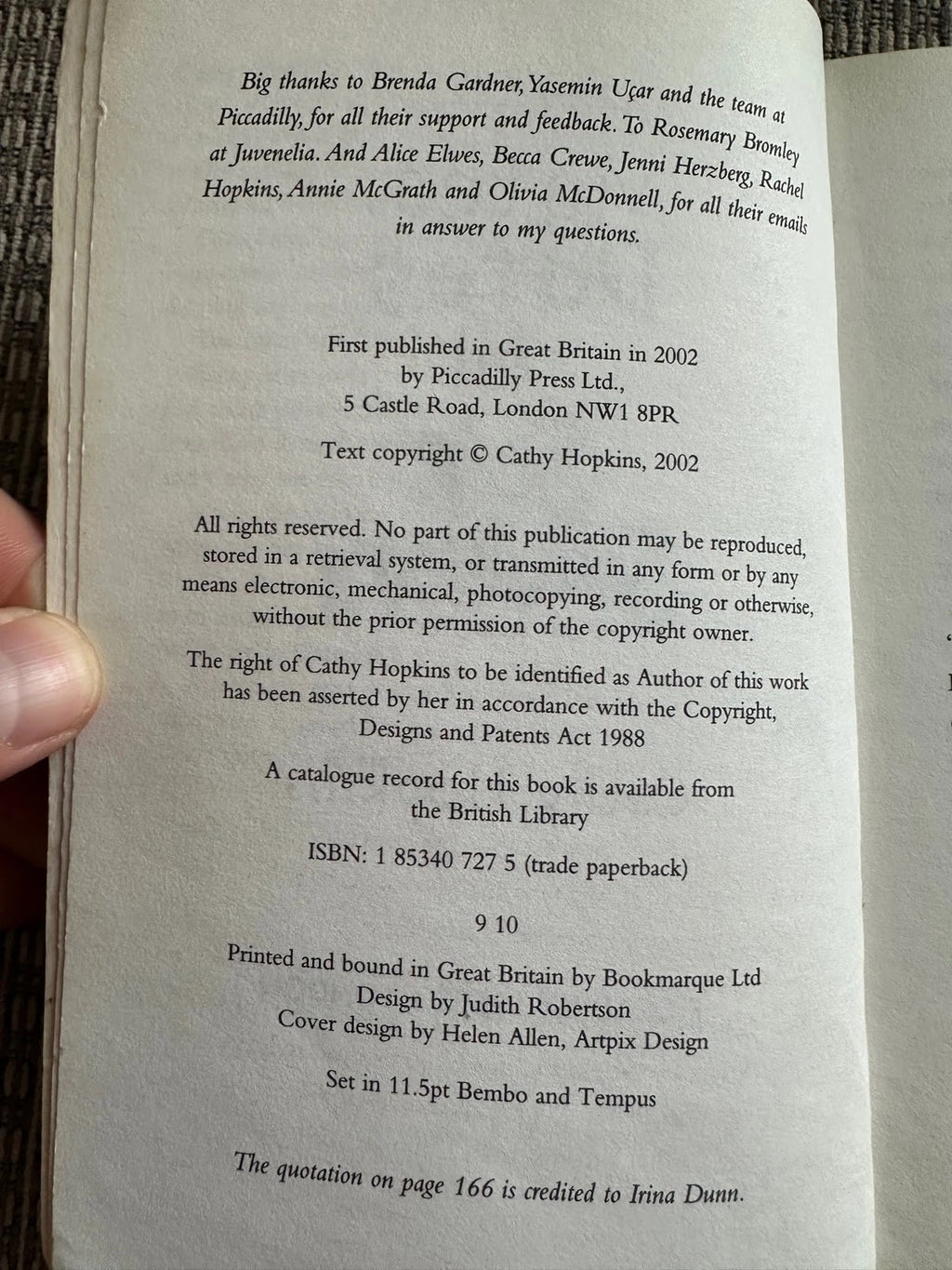 Mates, Dates and Sole Survivors - Cathy Hopkins