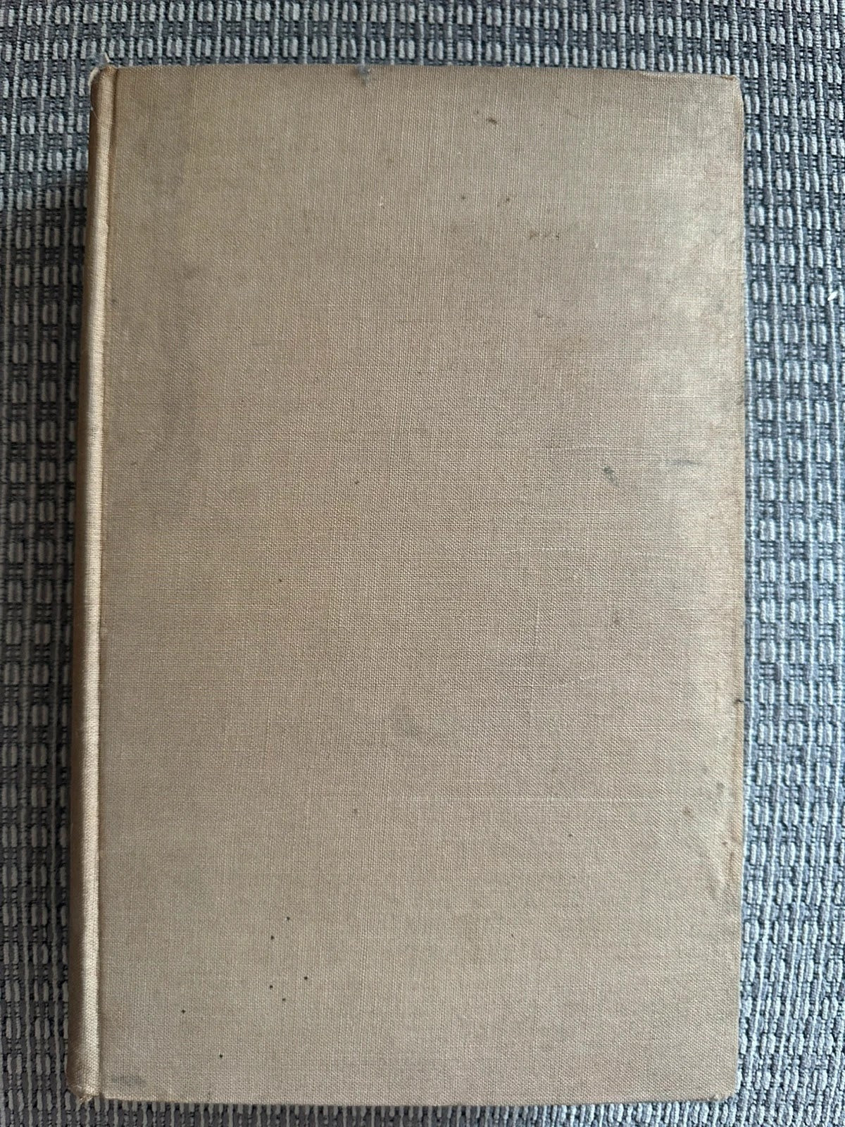The Book-Hunter at Home - P. B. M. Allan