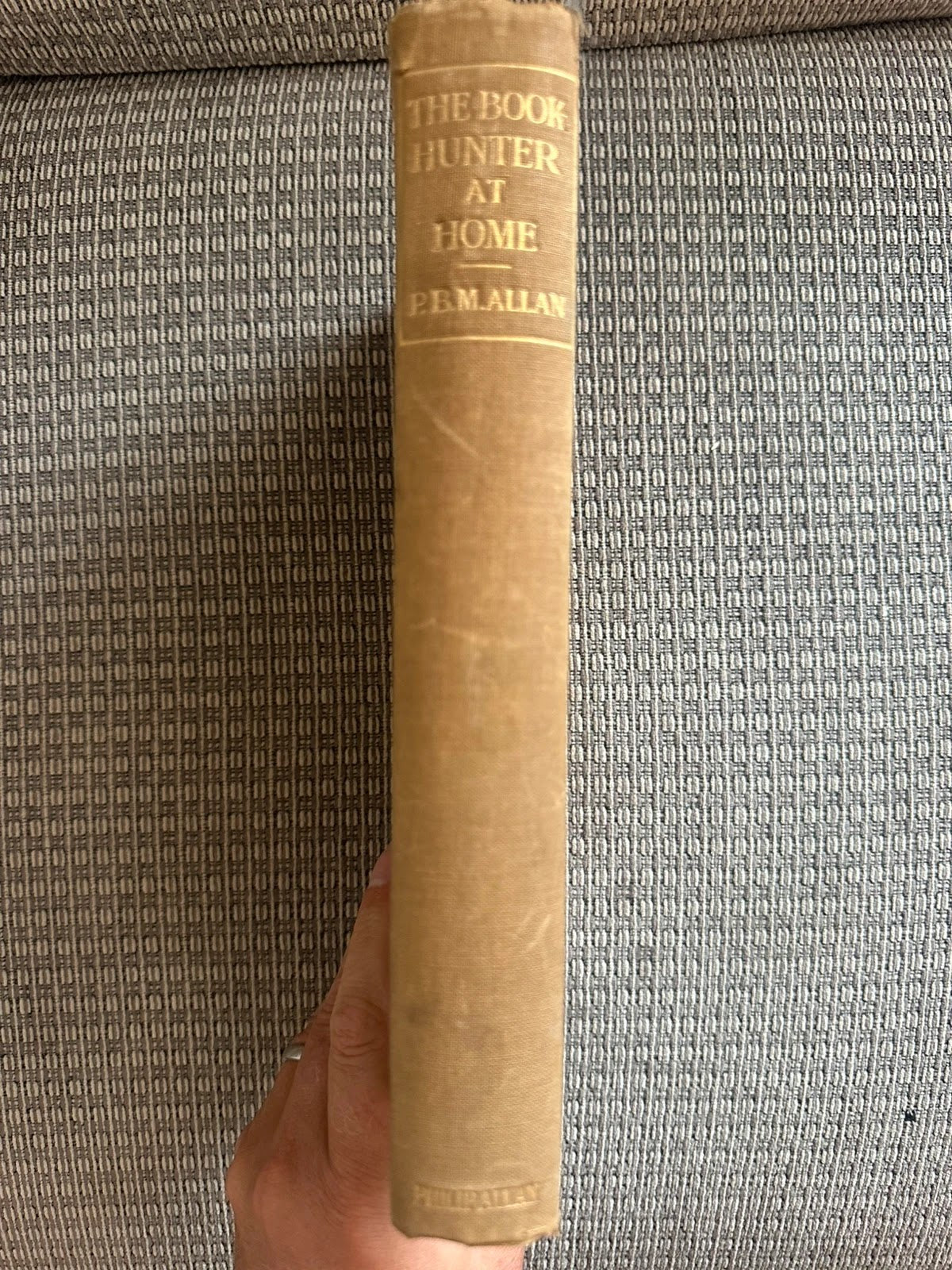 The Book-Hunter at Home - P. B. M. Allan