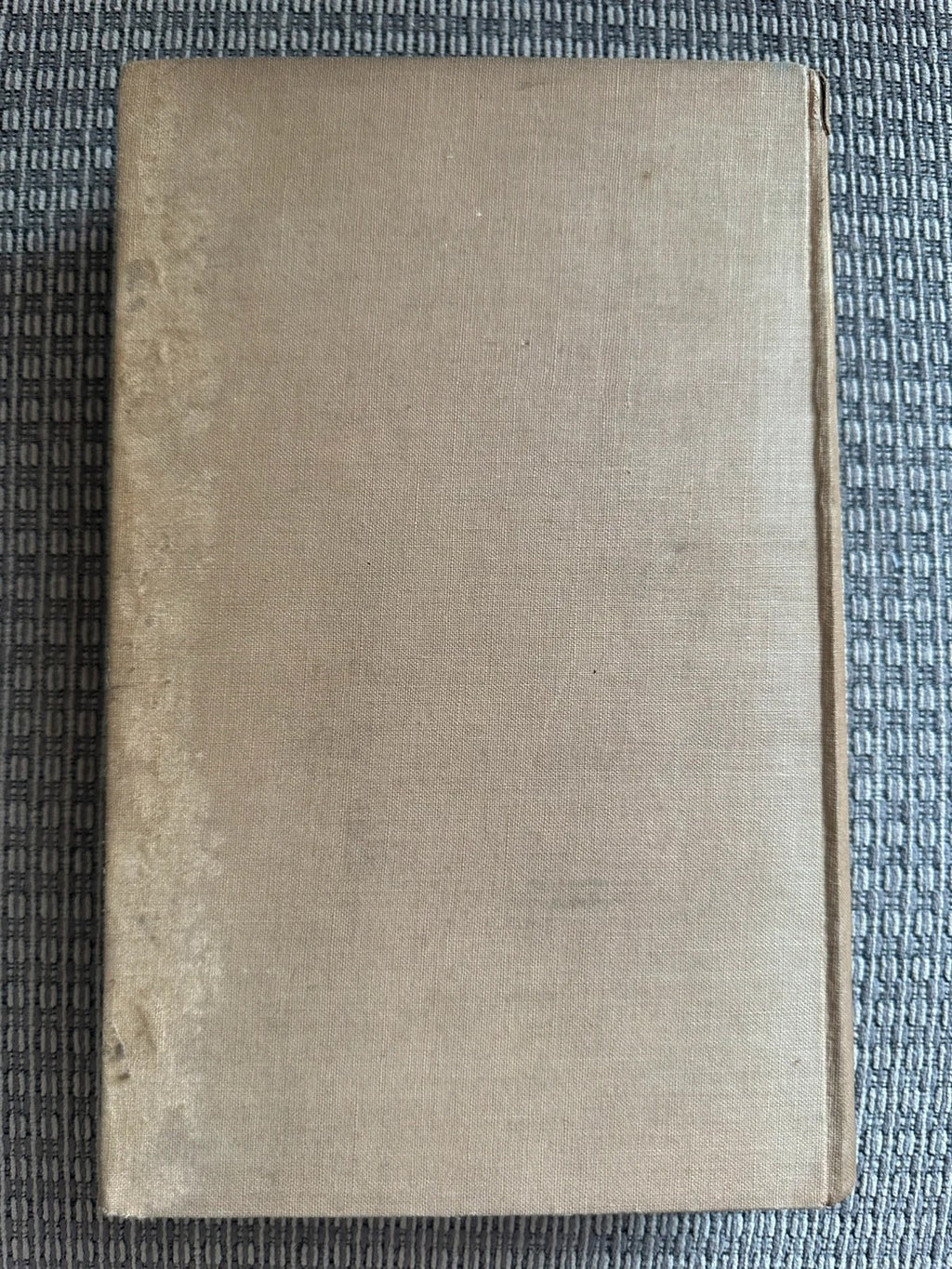 The Book-Hunter at Home - P. B. M. Allan