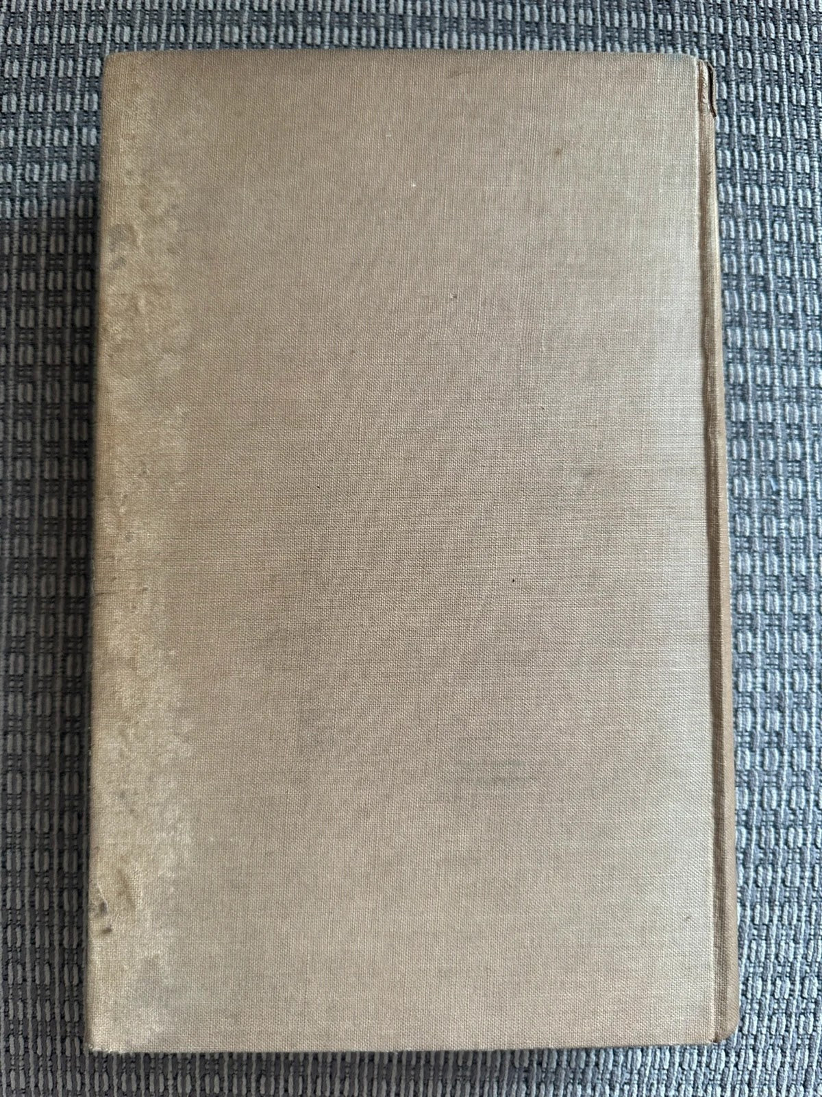 The Book-Hunter at Home - P. B. M. Allan