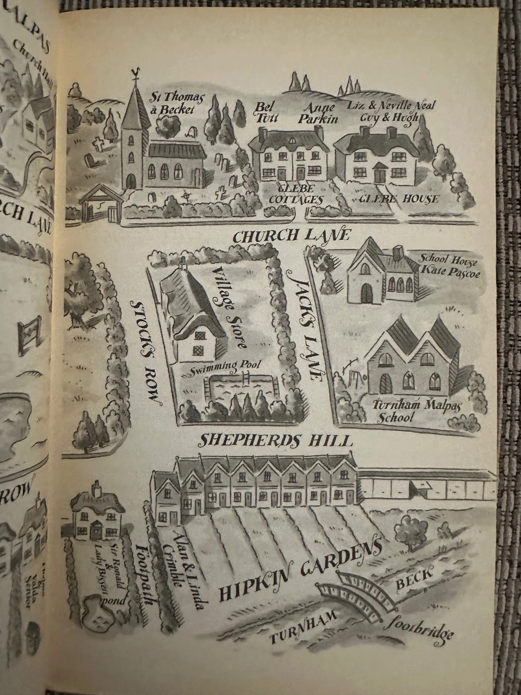 Intrigue in the Village - Rebecca Shaw
