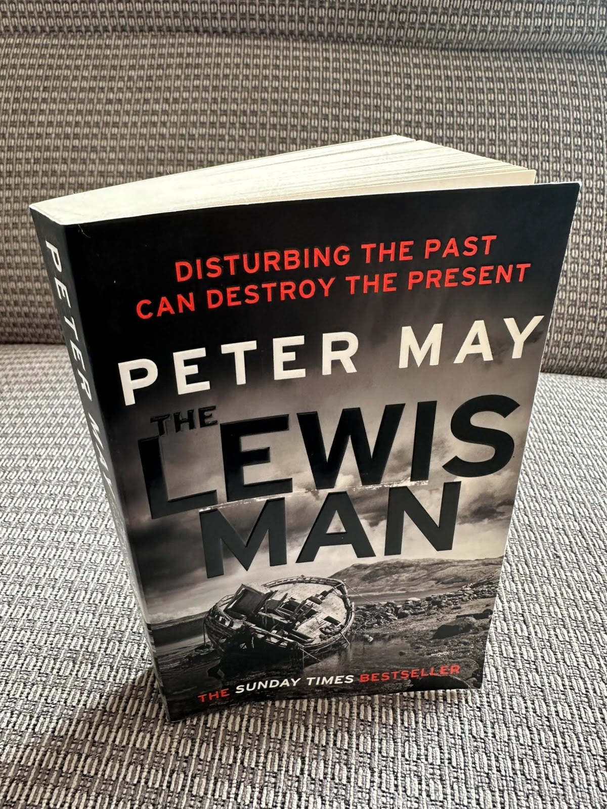 The Lewis Man - Peter May
