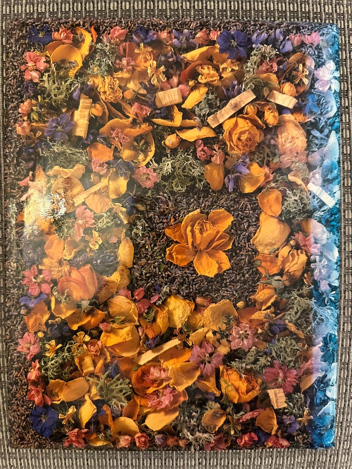 The Book of Pot Pourri: Fragrant Flower Mixes for Scenting & Decorating the Home - Penny Black