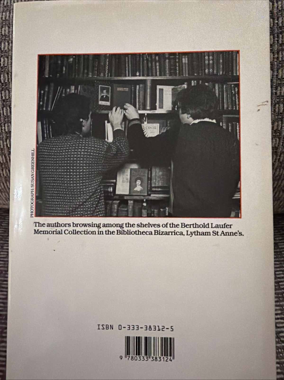 Bizarre Books - Russell Ash & Brian Lake